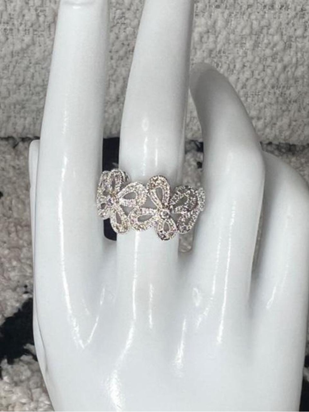 Y2K daisy Silver Floral Crystal Ring - White/Silver